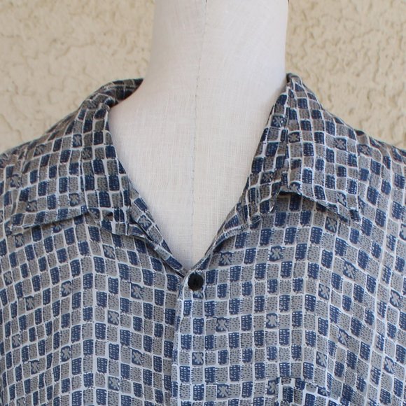 Men's Button Down Silk Shirt - Picture 2 of 4